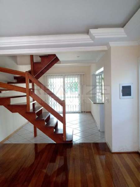 Casa 3 Dormitório(s)  no bairro Ipanema
